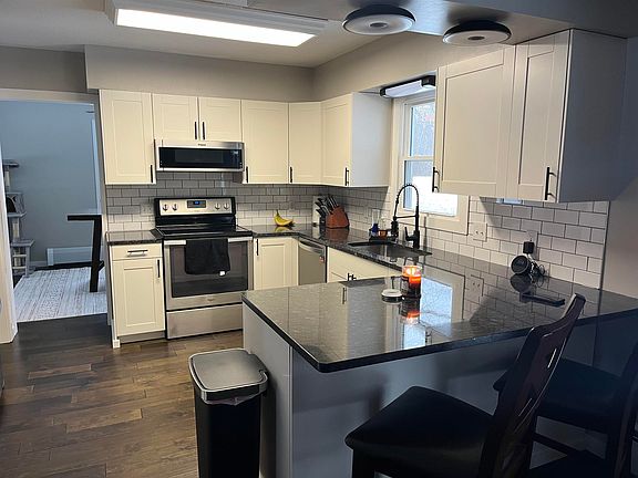 2nd image of 1975 E Country Creek Rd