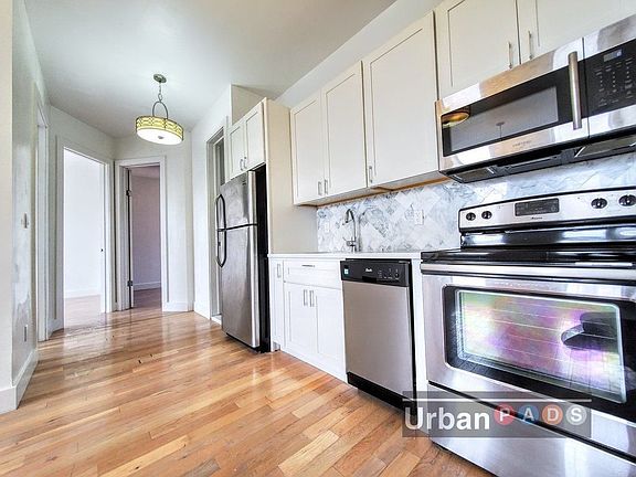 3rd image of 1236 Pacific St APT 6