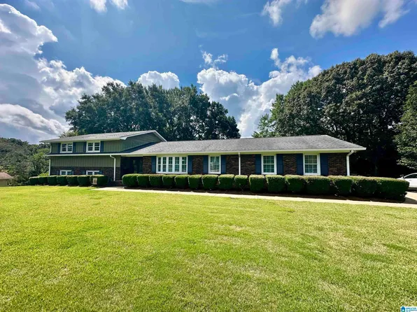 1209 Greensboro Dr, Oxford, AL 36203