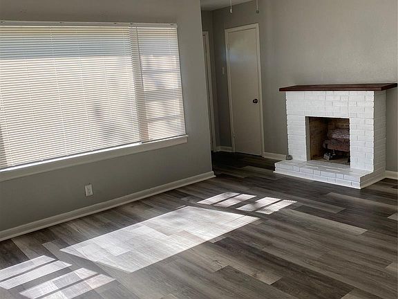 3rd image of 13701 Longview St