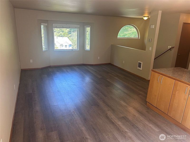 5th image of 31133 NE 111th Street