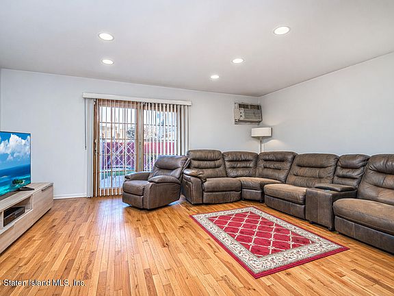 3rd image of 25 Morgan Ln