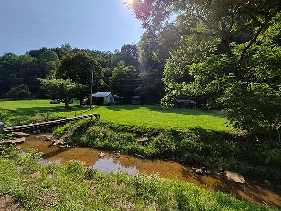 3rd image of 390 Lower Level Run Rd