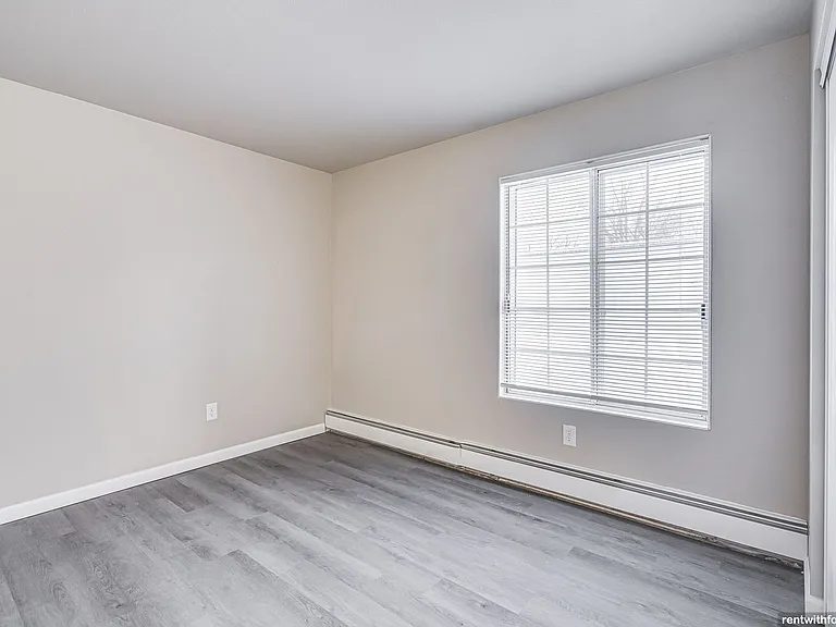 Stonecreek Apartments — Photo 40