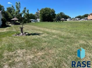 Road, Inwood, IA 51240