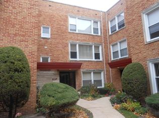 8033 Kenton Ave APT 2W, Skokie, IL 60076