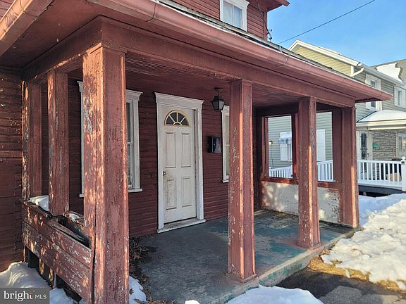 4th image of 357 Spring St