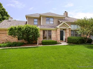 815 King Henry Ln, Saint Charles, IL