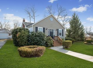 6 Virginia Rd, Lake Grove, NY 11755