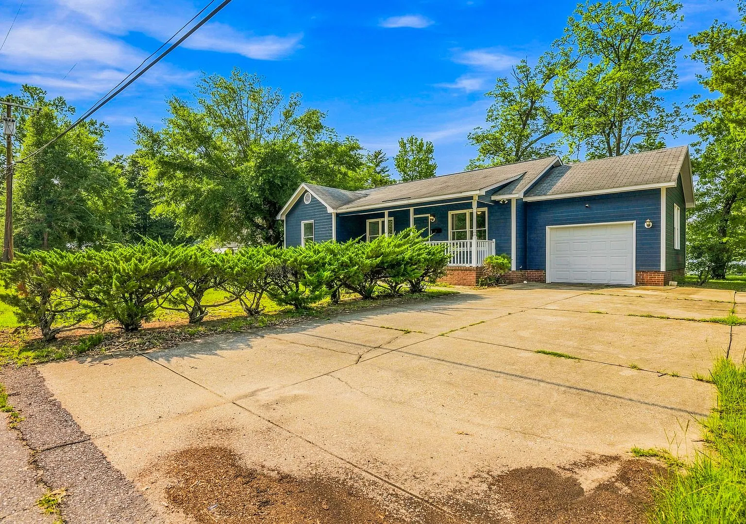 Cute Raeford House for Rent — Photo 2