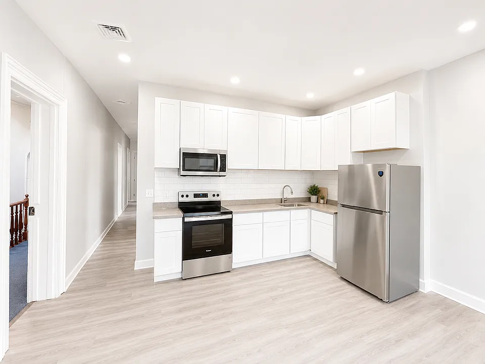 49 Ten Broeck St #2