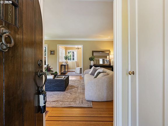 4th image of 2506 NE Ridgewood Dr