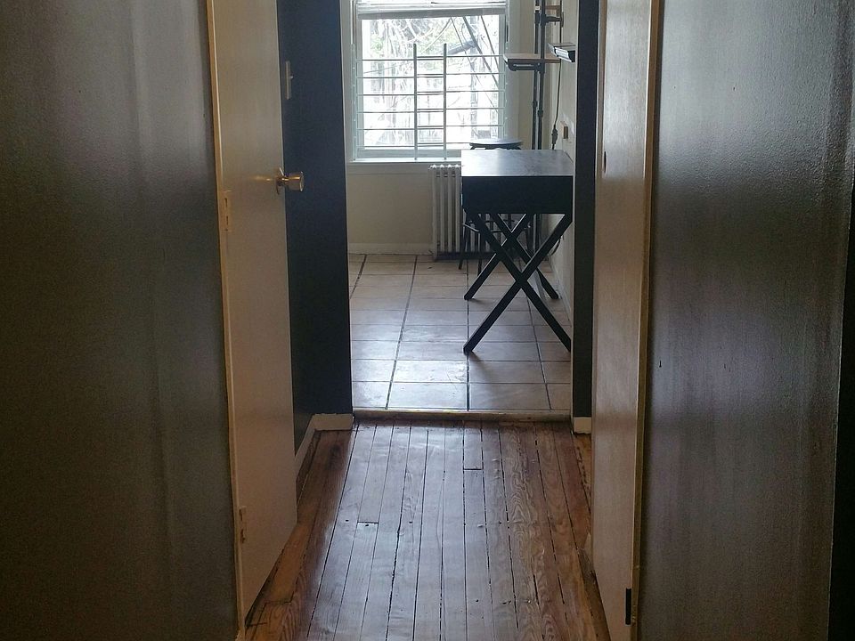1st image of 3223 42nd St