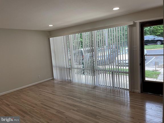 4th image of 180 Talbott St APT 104