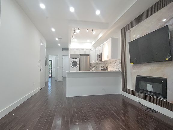 3rd image of 2001 Fulton St #2F