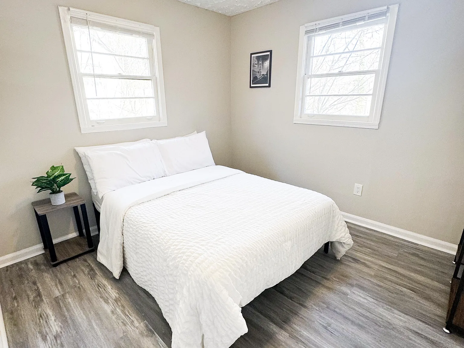 4 bed, 3.0 bath, 1800 sqft, $698 — Photo 1