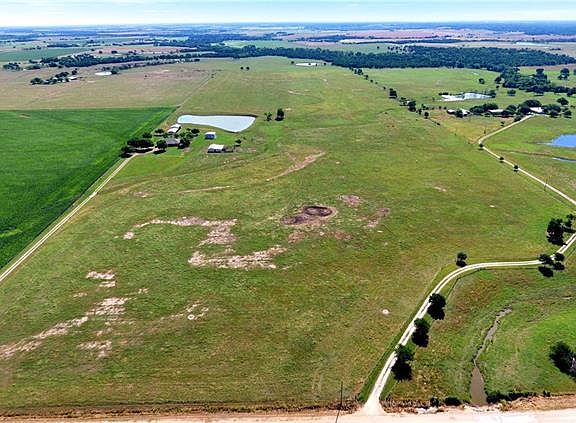 3rd image of 401 County Road 469