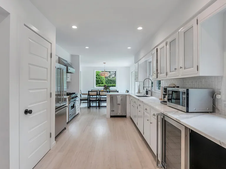 10 Barsdis Ln — Photo 12