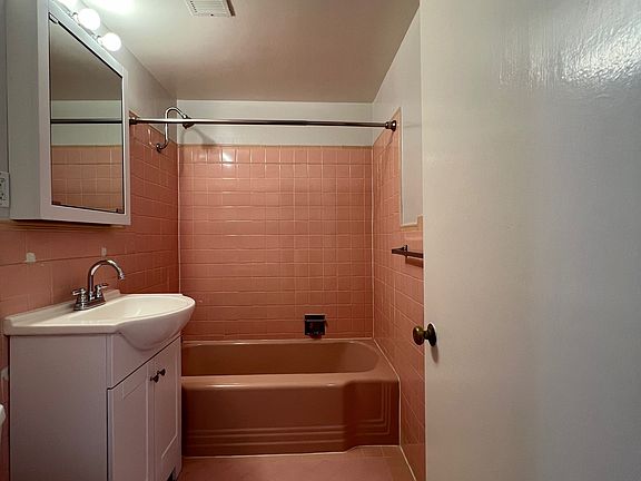 2nd image of 3250 Laguna St APT 307