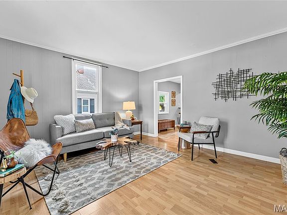 3rd image of 2551 Gerhard Ave