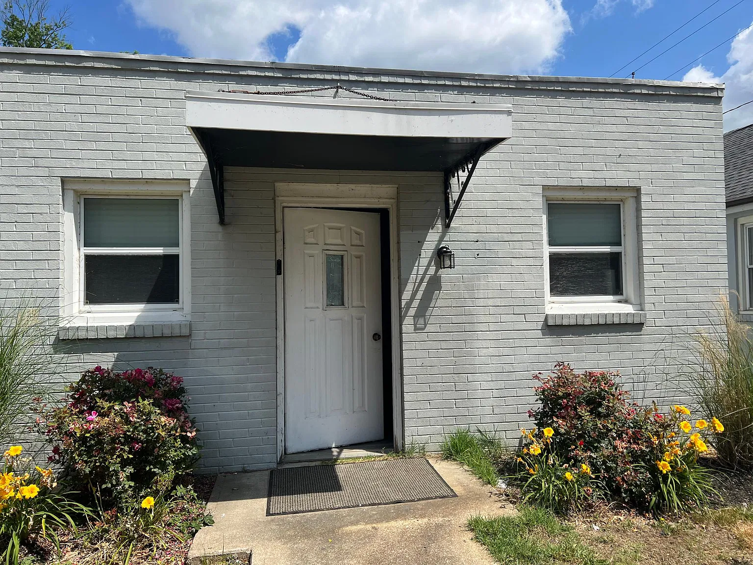 3 bed, 860 sqft, $1,850 — Photo 1