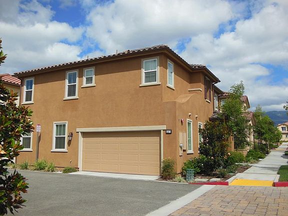 2nd image of 307 Golden Bear Ln