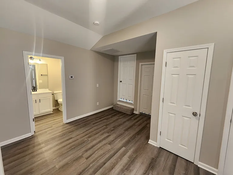 515 S 20th St #B — Photo 3