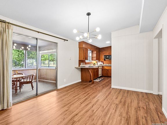 5th image of 201 Trudy Ln