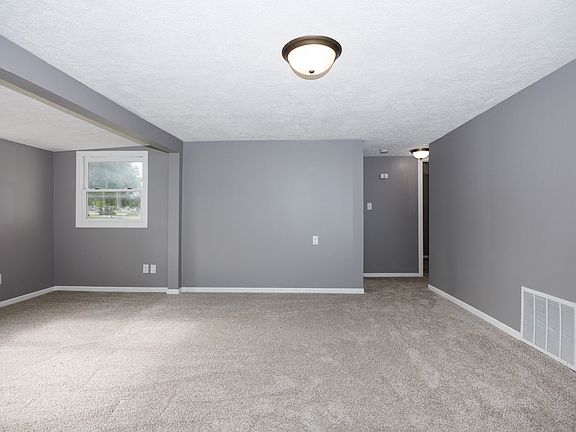 2nd image of 303 N Woodlawn St