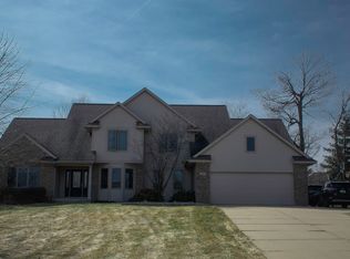 8181 Hunting Ct, Jenison, MI 49428