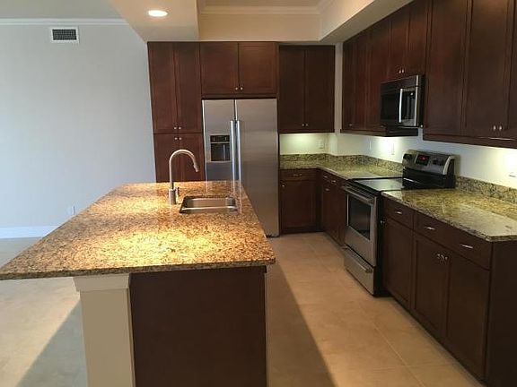 3rd image of 744 Bay Colony Dr S
