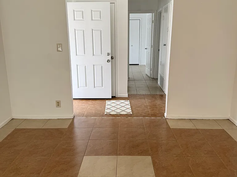 41541 Marine Dr — Photo 34