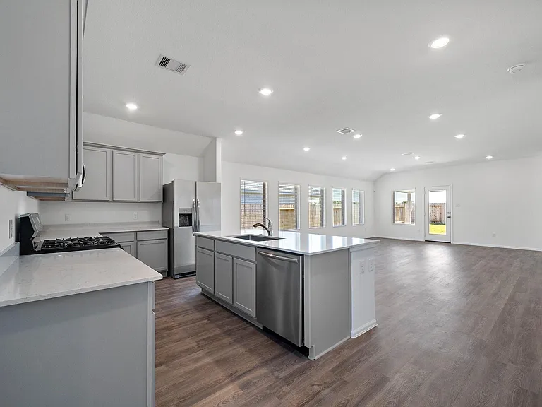 5010 Lavaridge Dr — Photo 3