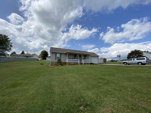 3rd image of 3541 Pointe Cove Cir