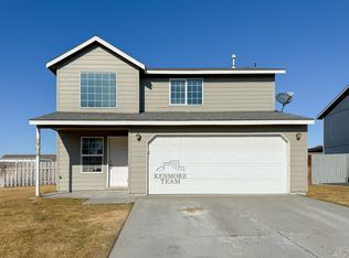 8703 Stutz Dr, Pasco, WA 99301