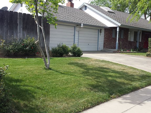 3rd image of 433 W Escalon Ave