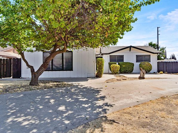 2738 S Fairway Court, Visalia, CA 93277