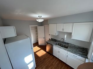 1333 Gladys Ave, Lakewood, OH 44107
