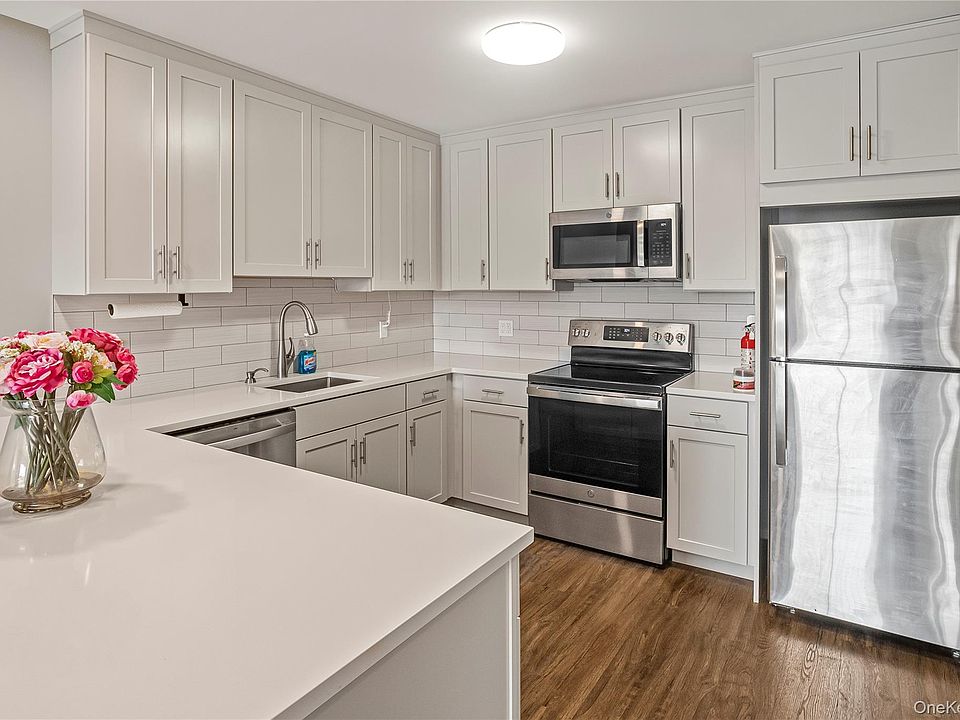 2nd image of 17 N William St Unit 203