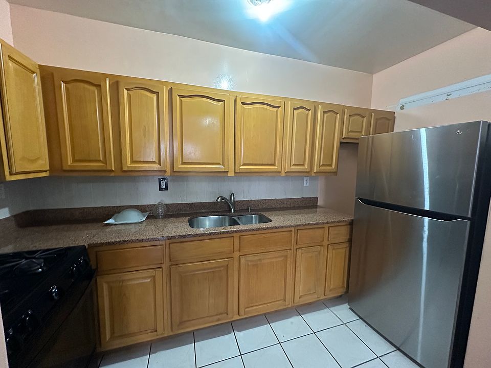 1st image of 901 E 180th St #3