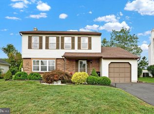 147 Hunt Dr, Horsham, PA 19044