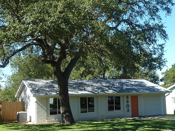 3rd image of 5902 Garden Oaks Dr