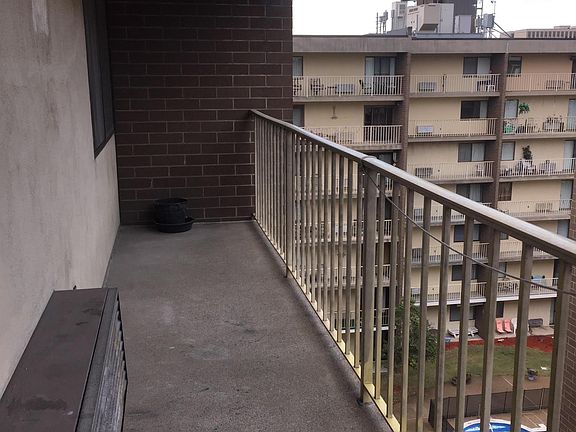 2nd image of 2106 Kanawha Blvd E APT 701