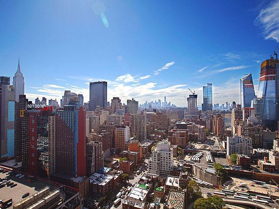 5th image of 420 W 42nd St APT 37B