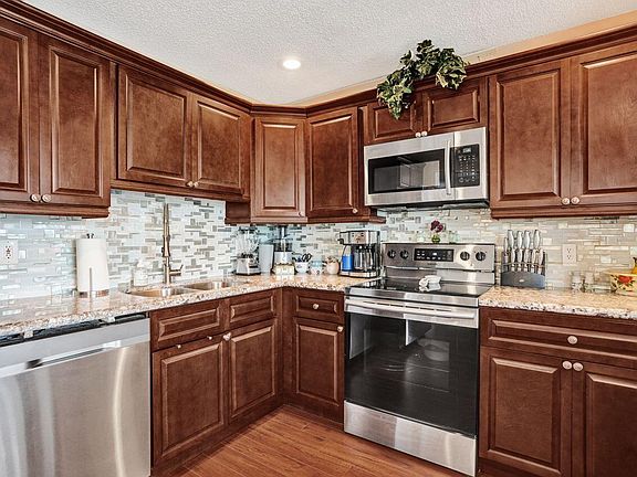 5th image of 4737 Grapevine Way