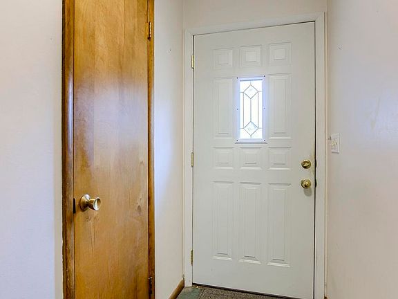 3rd image of 11132 Hilltop Ave