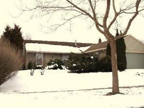 1st image of 30W101 Huntington Dr