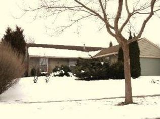 30W101 Huntington Dr, Warrenville, IL