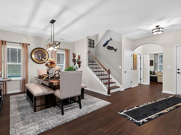 4th image of 218 Lansdowne Ct.