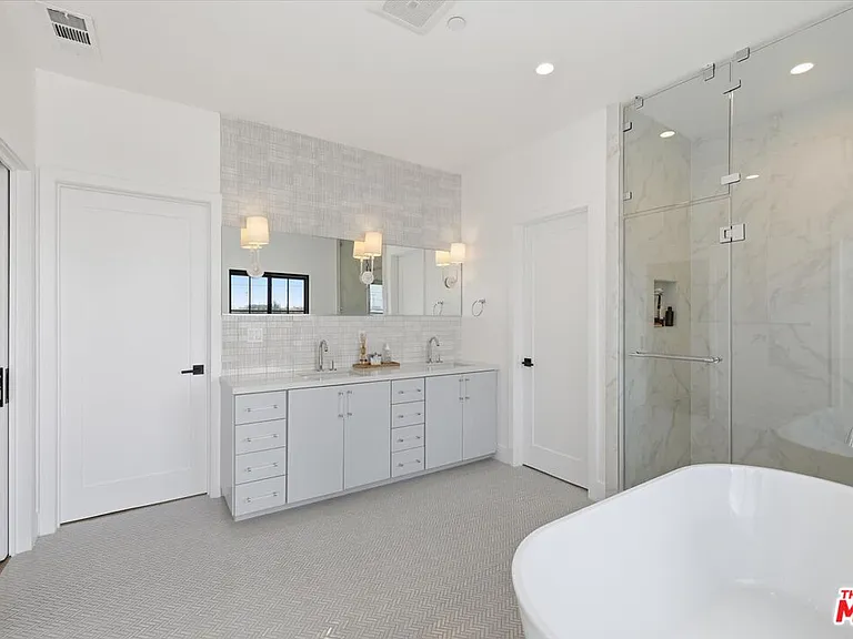11003 Ocean Dr — Photo 45